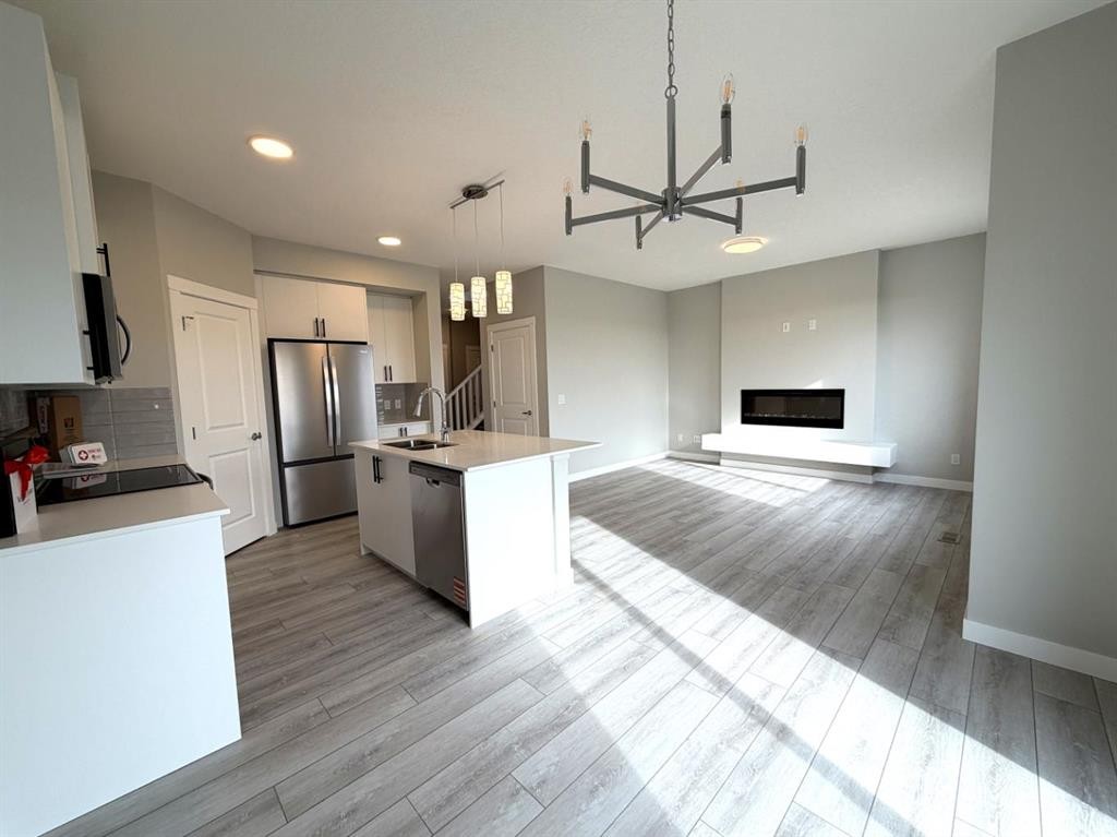 60 Ambledale Crescent, Calgary, AB - Indoor Photo Showing Kitchen With Stainless Steel Kitchen