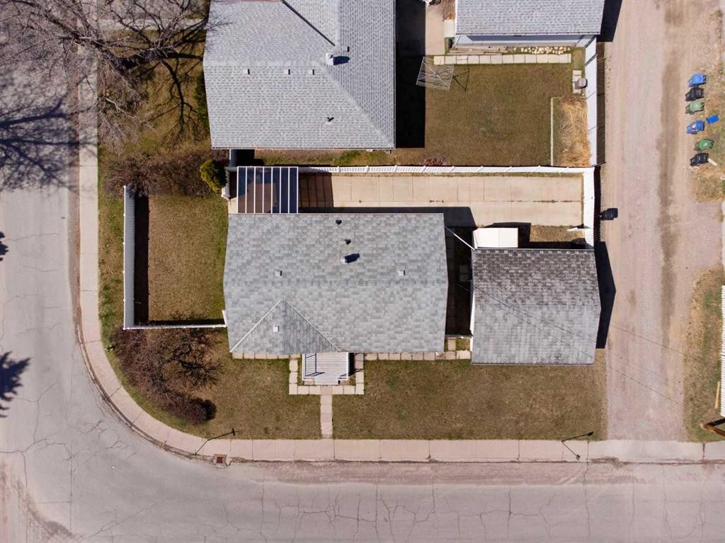 4711 43 Street Sw, Calgary, AB - Outdoor