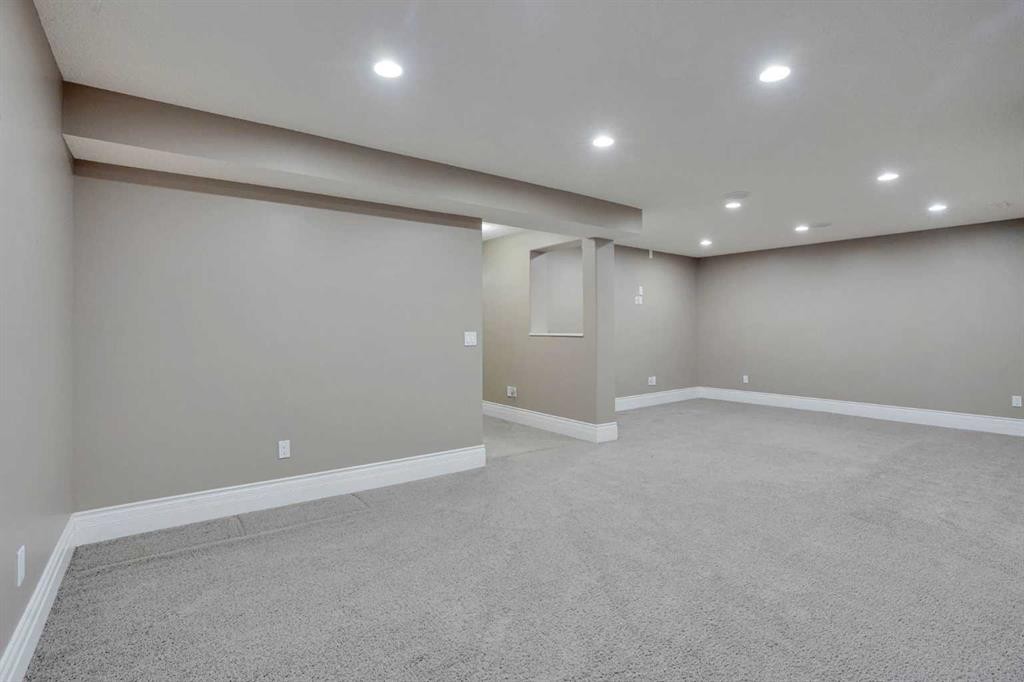 274 Everoak Drive Sw, Calgary, AB - Indoor