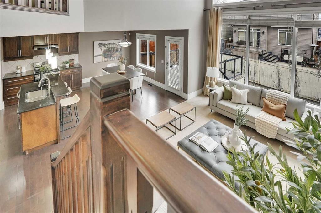 274 Everoak Drive Sw, Calgary, AB - Indoor