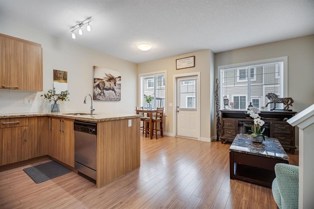 124-300 Marina Drive, Chestermere, AB - Indoor