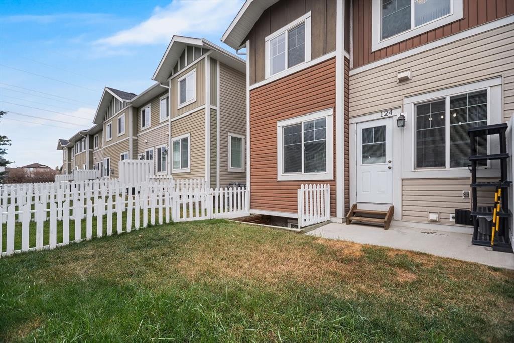 124-300 Marina Drive, Chestermere, AB - Outdoor