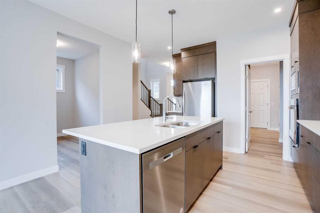 77 Calhoun Crescent Ne, Calgary, AB - Indoor Photo Showing Kitchen With Upgraded Kitchen