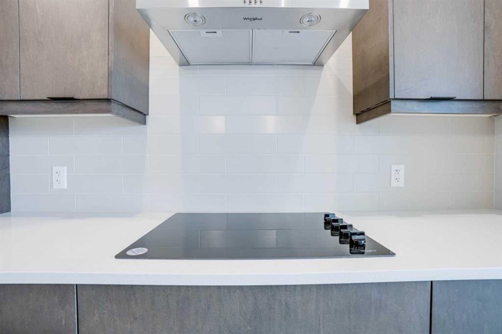 77 Calhoun Crescent Ne, Calgary, AB - Indoor Photo Showing Kitchen