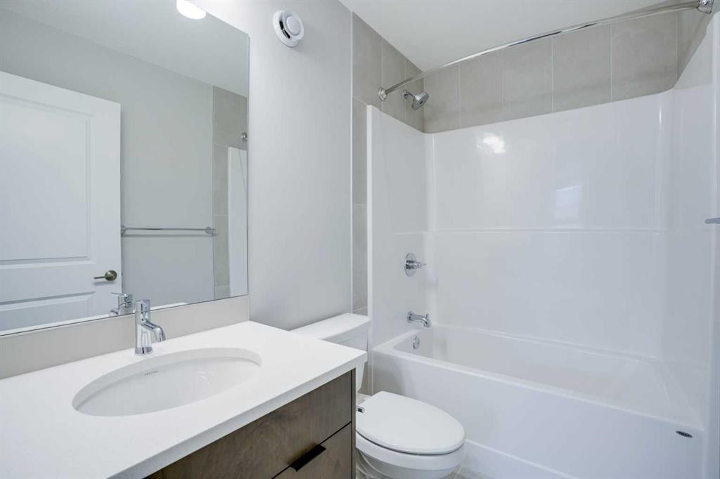 77 Calhoun Crescent Ne, Calgary, AB - Indoor Photo Showing Bathroom