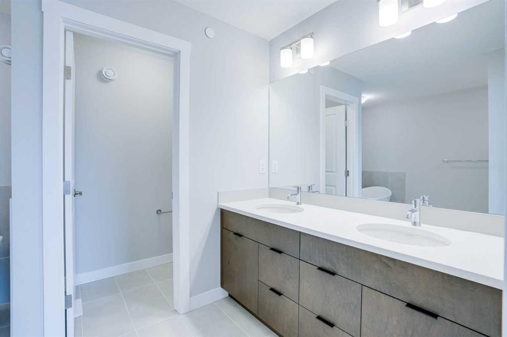 77 Calhoun Crescent Ne, Calgary, AB - Indoor Photo Showing Bathroom