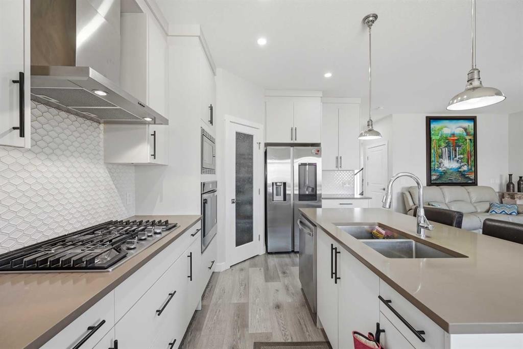 82 Legacy Glen Terrace Se, Calgary, AB - Indoor Photo Showing Kitchen With Double Sink With Upgraded Kitchen