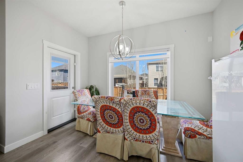 82 Legacy Glen Terrace Se, Calgary, AB - Indoor Photo Showing Dining Room