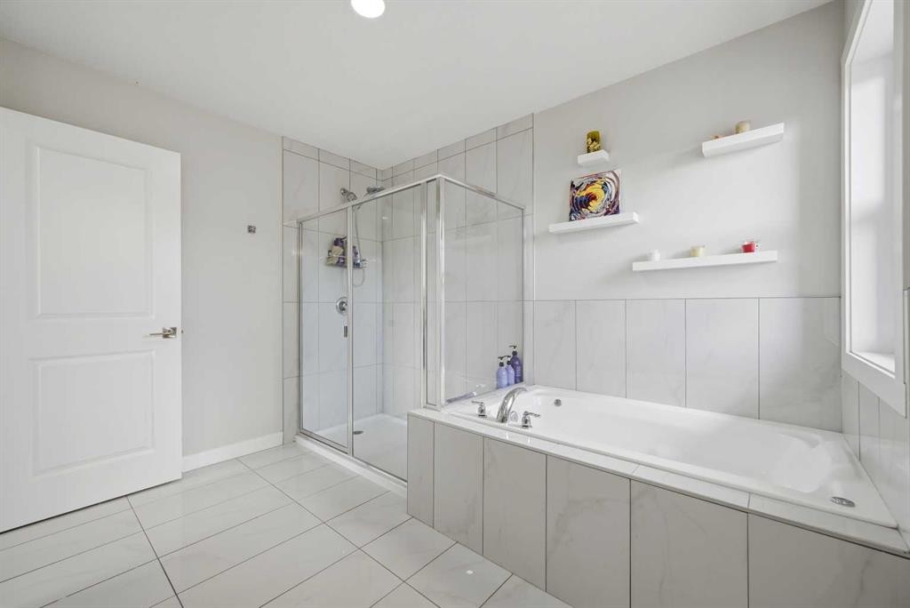 82 Legacy Glen Terrace Se, Calgary, AB - Indoor Photo Showing Bathroom