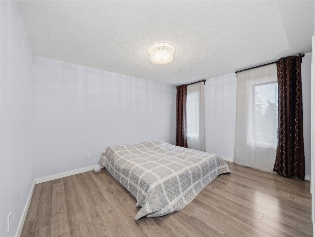 247 Hidden Valley Place Nw, Calgary, AB - Indoor Photo Showing Bedroom