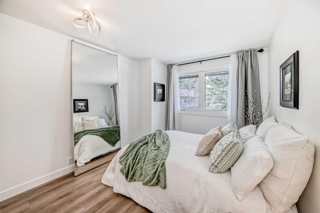 60 Point Drive Nw, Calgary, AB - Indoor Photo Showing Bedroom