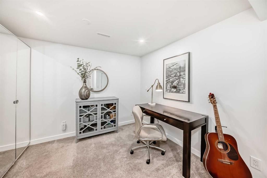 60 Point Drive Nw, Calgary, AB - Indoor