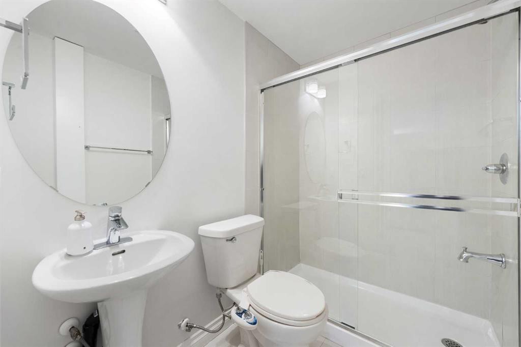 99 Evansglen Circle Nw, Calgary, AB - Indoor Photo Showing Bathroom