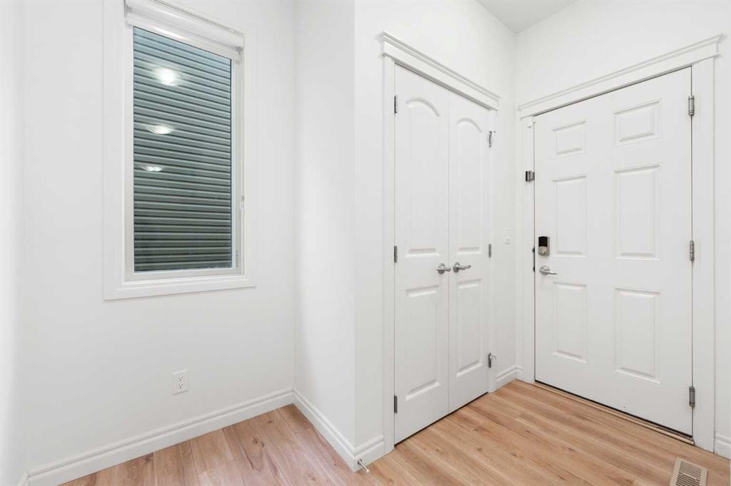 99 Evansglen Circle Nw, Calgary, AB - Indoor Photo Showing Other Room