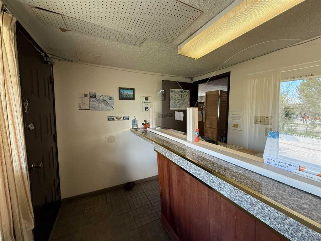 703 9 Highway South, Drumheller, AB