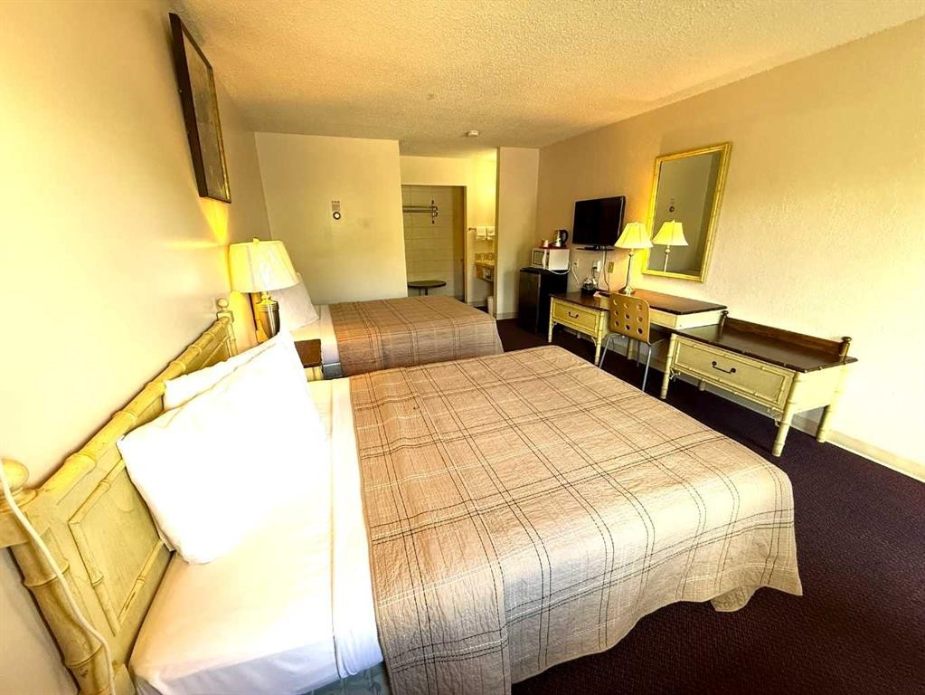 703 9 Highway South, Drumheller, AB