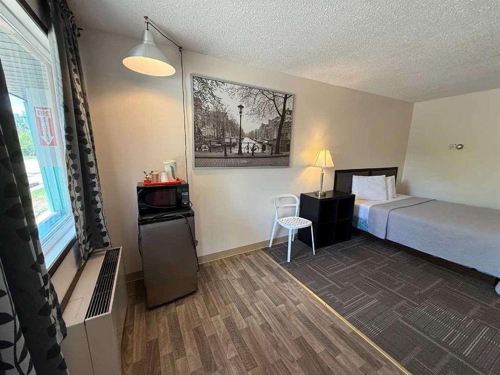 703 9 Highway South, Drumheller, AB