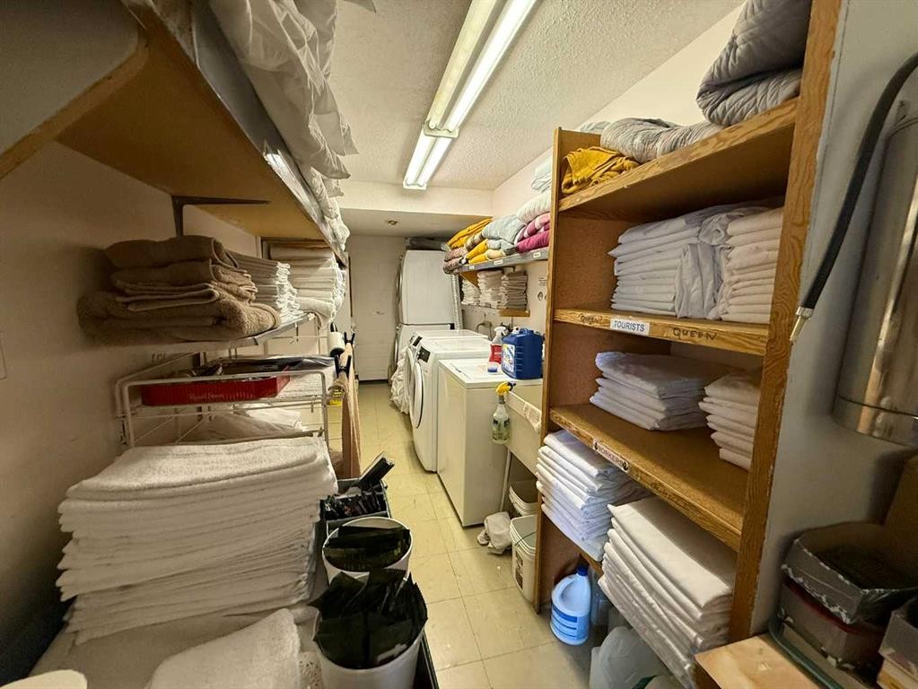 703 9 Highway South, Drumheller, AB