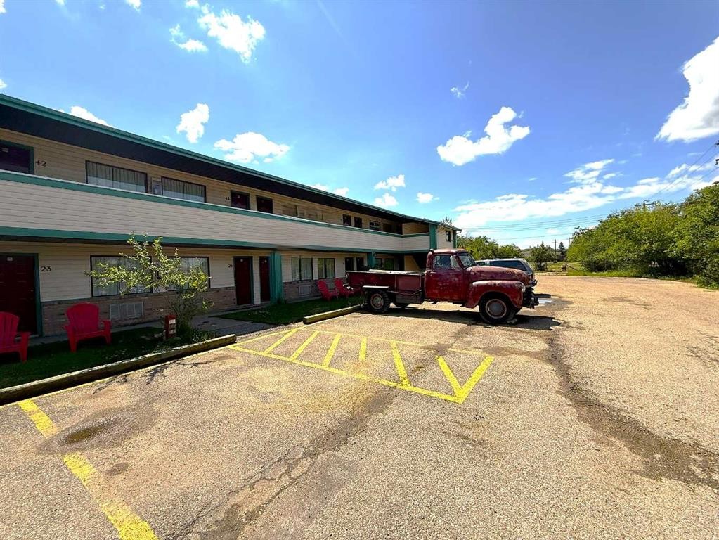 703 9 Highway South, Drumheller, AB