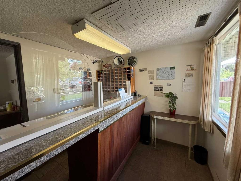 703 9 Highway South, Drumheller, AB