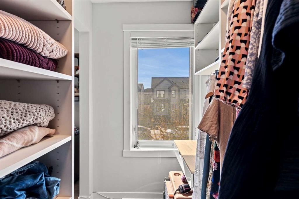 310 Seton Circle Se, Calgary, AB - Indoor