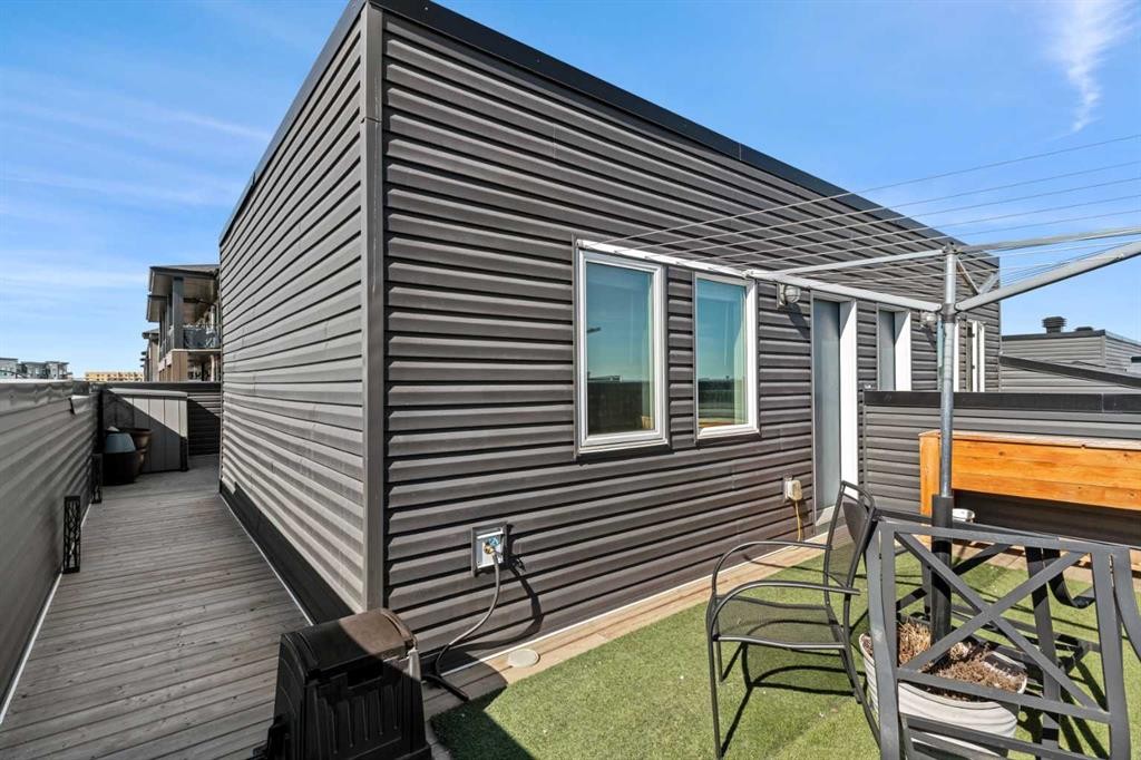 310 Seton Circle Se, Calgary, AB - Outdoor