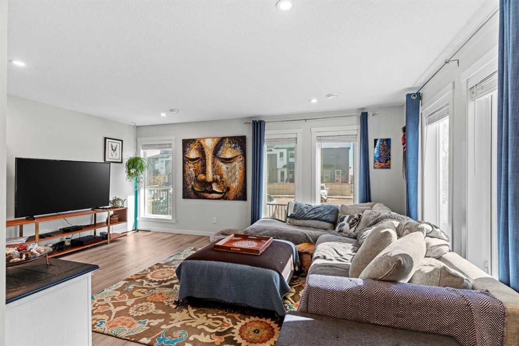 310 Seton Circle Se, Calgary, AB - Indoor Photo Showing Living Room