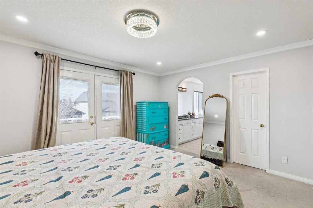 450 Wentworth Place Sw, Calgary, AB - Indoor Photo Showing Bedroom