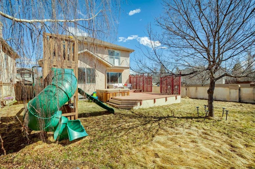 450 Wentworth Place Sw, Calgary, AB - Outdoor