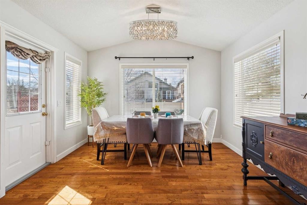 450 Wentworth Place Sw, Calgary, AB - Indoor Photo Showing Dining Room