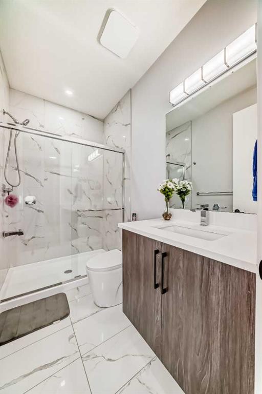 82 Waterford Crescent, Chestermere, AB - Indoor Photo Showing Bathroom