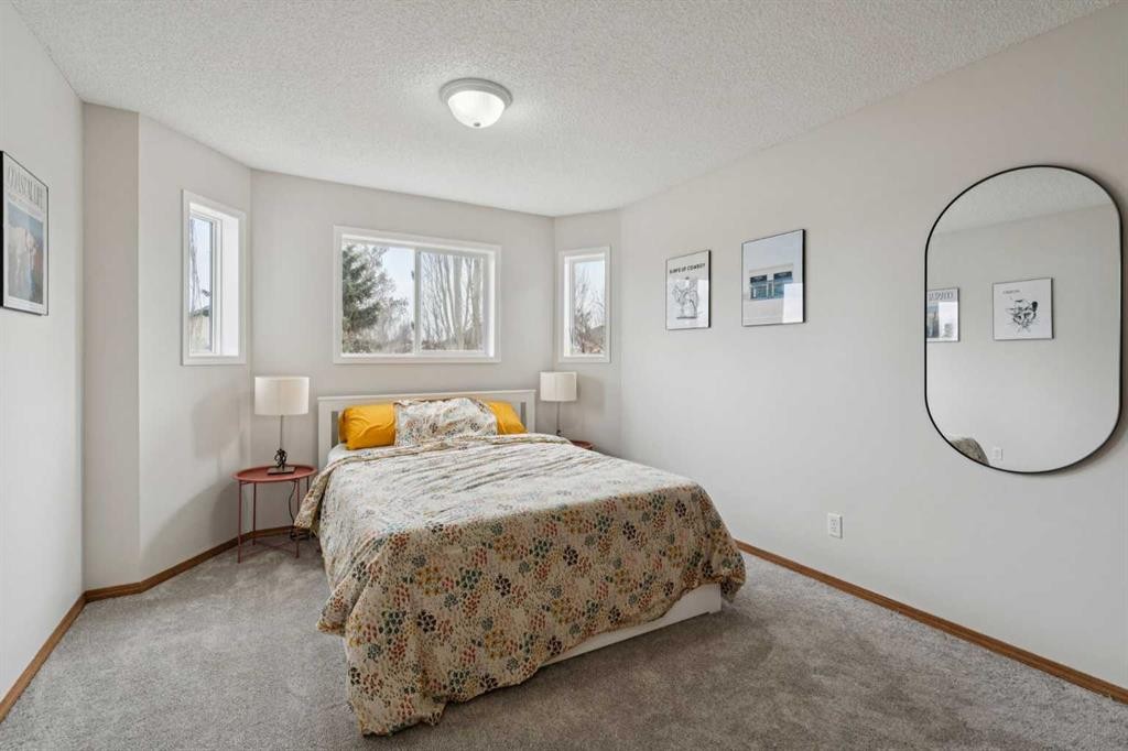 72 Mt Apex Green Se, Calgary, AB - Indoor Photo Showing Bedroom
