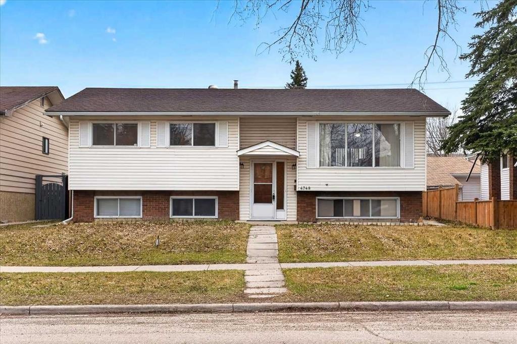 4748 Rundlehorn Drive Ne, Calgary, AB - Outdoor With Facade