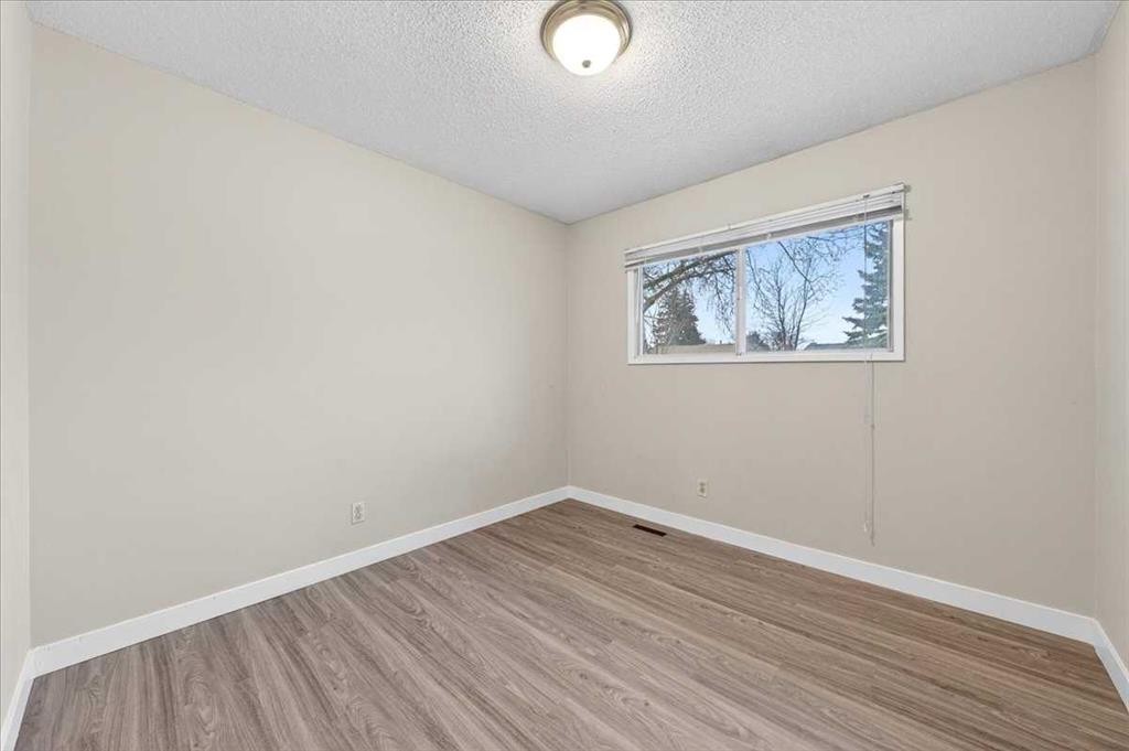 4748 Rundlehorn Drive Ne, Calgary, AB - Indoor Photo Showing Other Room