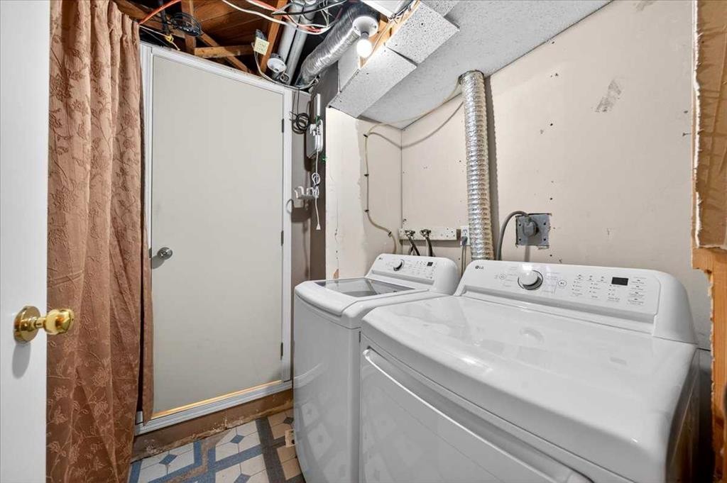 4748 Rundlehorn Drive Ne, Calgary, AB - Indoor Photo Showing Laundry Room