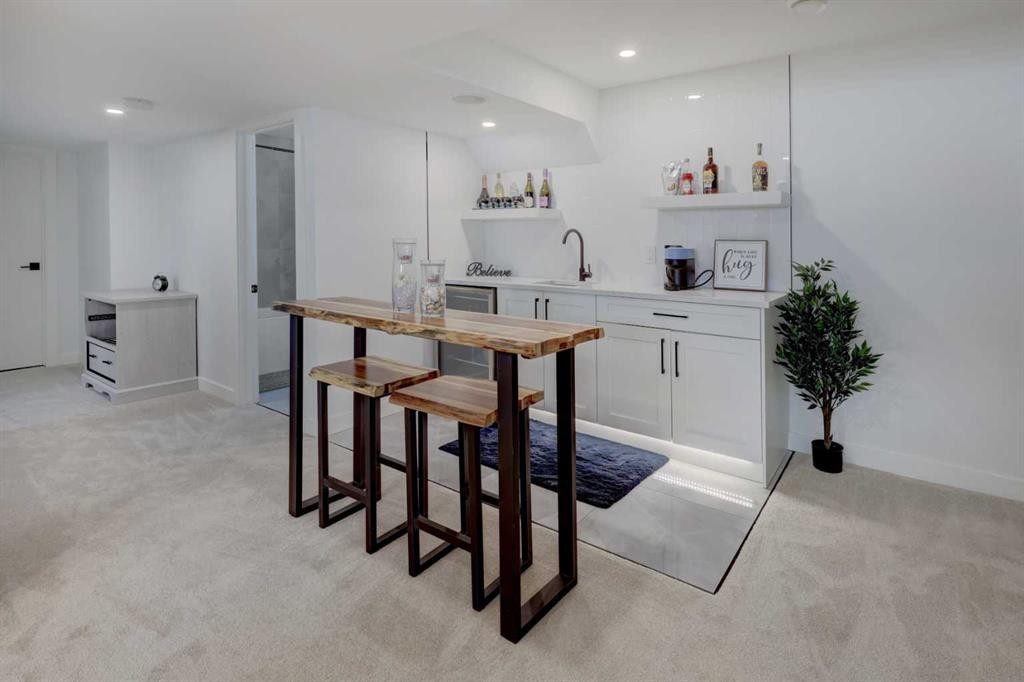 4620 30 Avenue Sw, Calgary, AB - Indoor