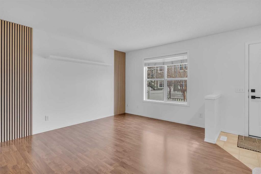 281 Elgin Gardens Se, Calgary, AB - Indoor Photo Showing Other Room