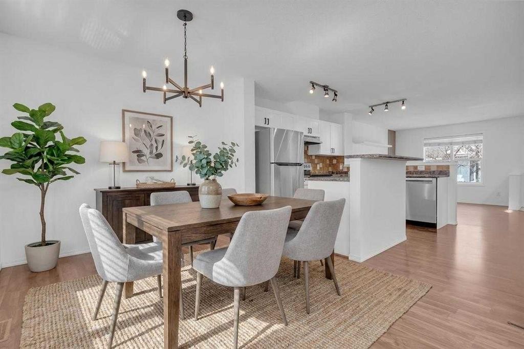 281 Elgin Gardens Se, Calgary, AB - Indoor Photo Showing Dining Room