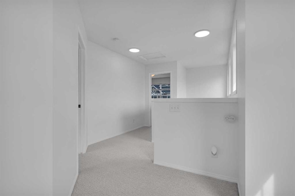 281 Elgin Gardens Se, Calgary, AB - Indoor Photo Showing Other Room