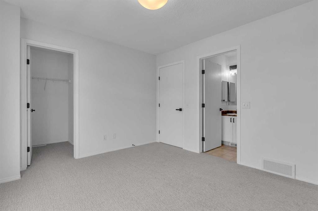 281 Elgin Gardens Se, Calgary, AB - Indoor Photo Showing Other Room