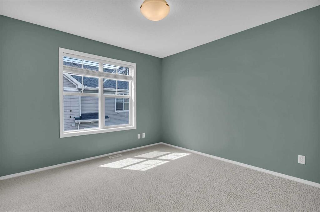 281 Elgin Gardens Se, Calgary, AB - Indoor Photo Showing Other Room