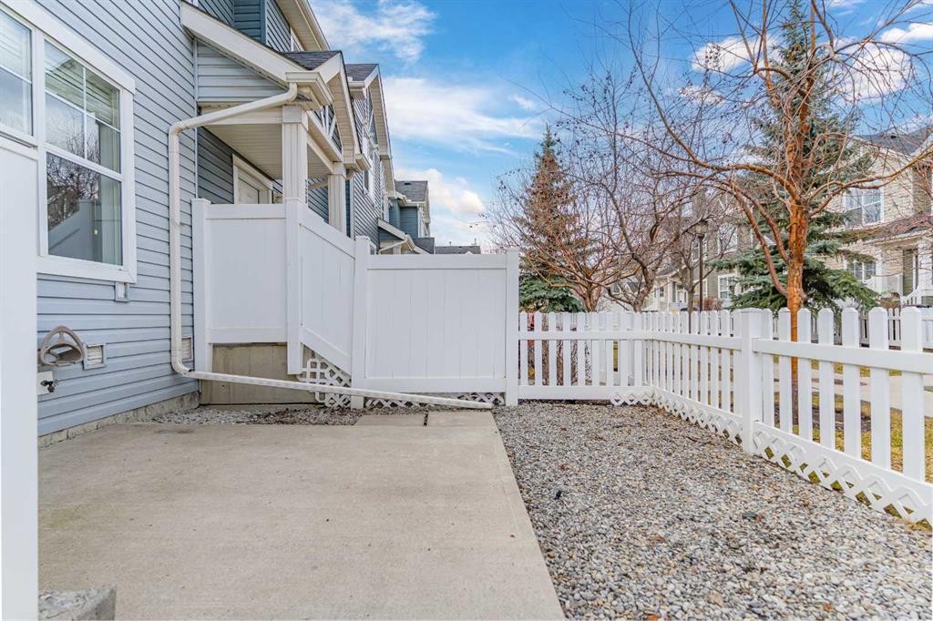 281 Elgin Gardens Se, Calgary, AB - Outdoor