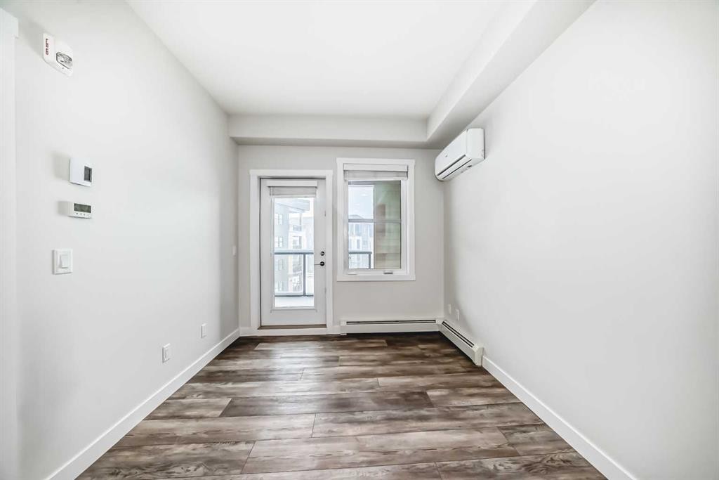 311-55 Wolf Hollow Crescent Se, Calgary, AB - Indoor Photo Showing Other Room