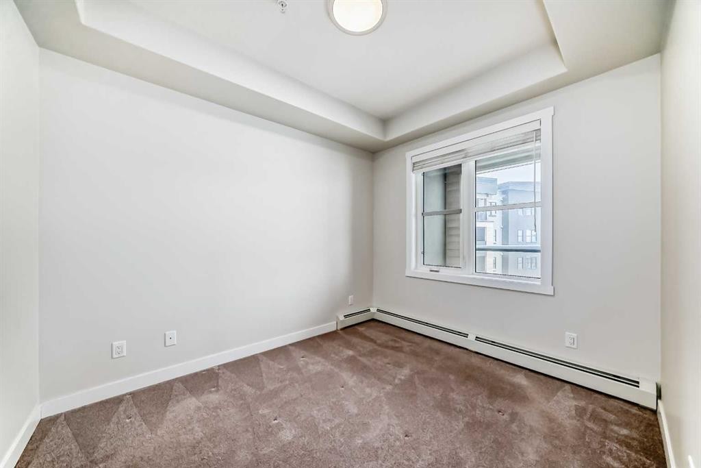 311-55 Wolf Hollow Crescent Se, Calgary, AB - Indoor Photo Showing Other Room