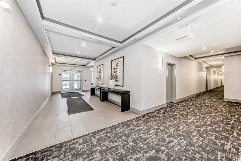 311-55 Wolf Hollow Crescent Se, Calgary, AB - Indoor Photo Showing Other Room