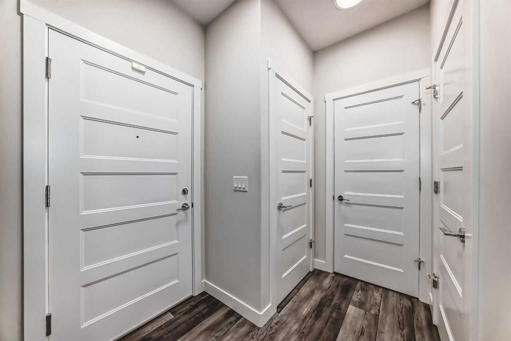 311-55 Wolf Hollow Crescent Se, Calgary, AB - Indoor Photo Showing Other Room