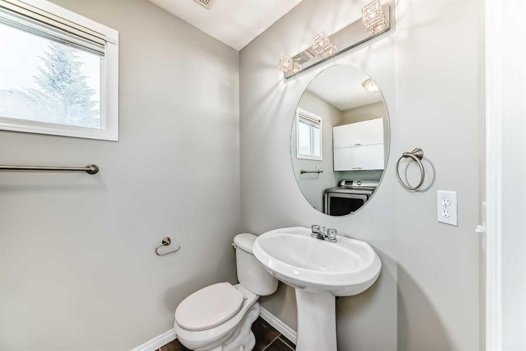 17 Copperfield Court Se, Calgary, AB