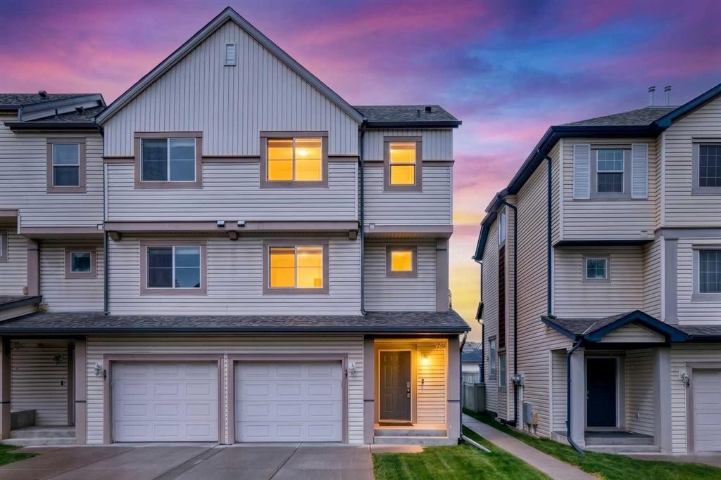17 Copperfield Court Se, Calgary, AB