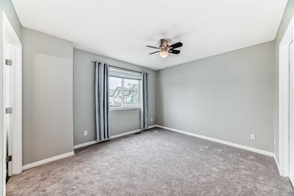 17 Copperfield Court Se, Calgary, AB
