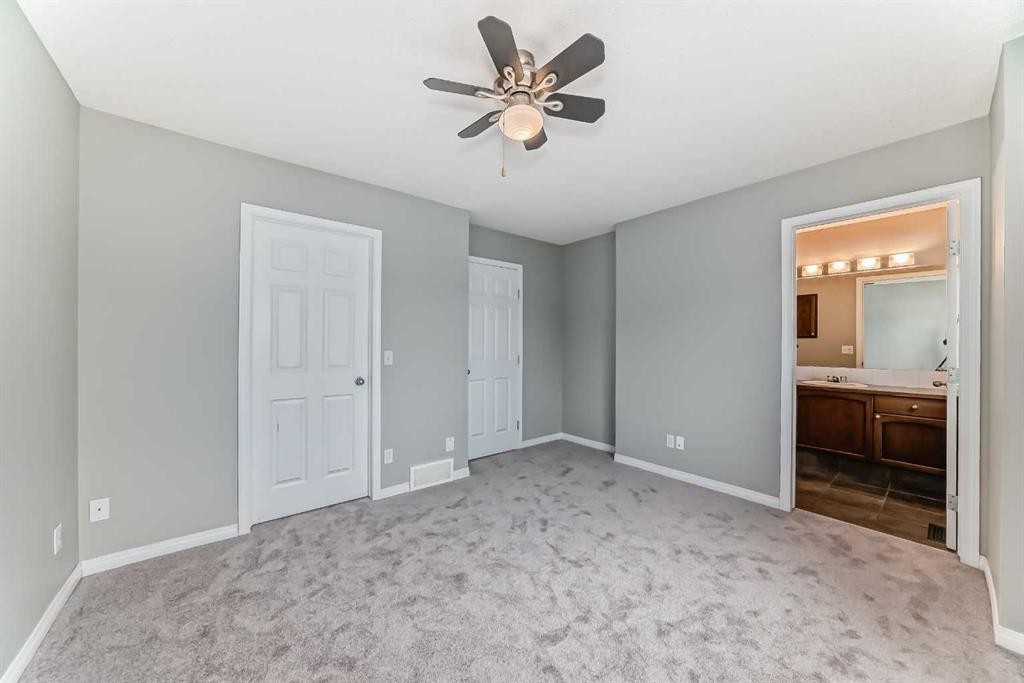 17 Copperfield Court Se, Calgary, AB